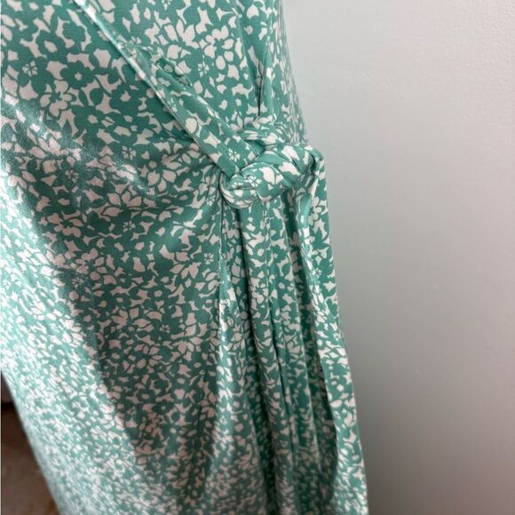 Lands' End Women’s Large Vneck Wrap Midi length Patterned Dress cotton - Picture 3 of 14